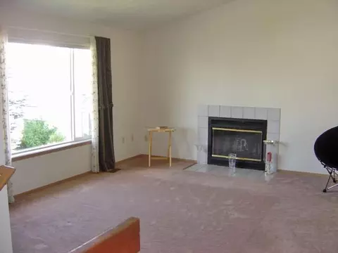 942 E Calkins Dr, Spokane, WA 99208 photo 2
