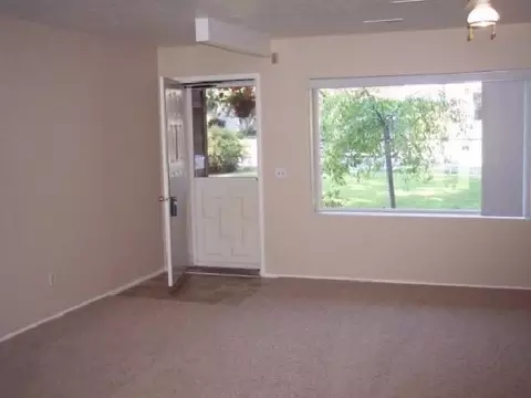 834 E 36th Ave, Spokane, WA 99203 photo 2