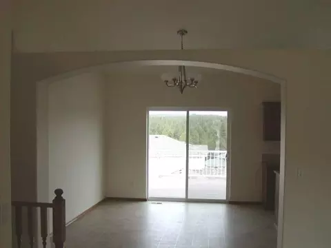 27 E Sapphire, Spokane, WA 99218 photo 2