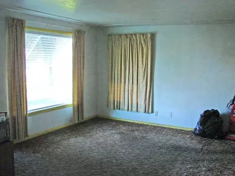 1717 Everett, Spokane, WA 99207 photo 2