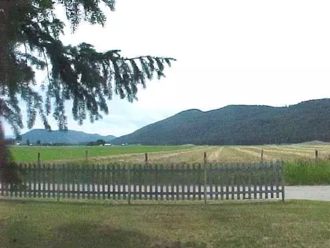 1048 Deaver Rd, Evans, WA 99126 photo 4