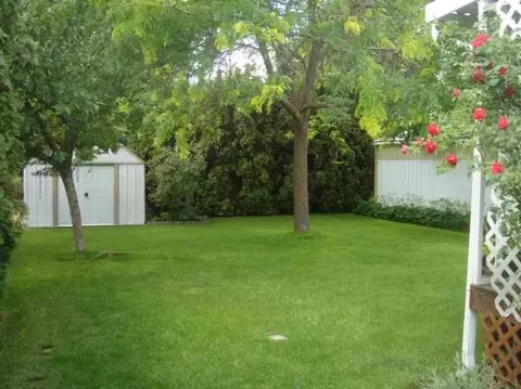 5811 N E St, Spokane, WA 99205 photo 8