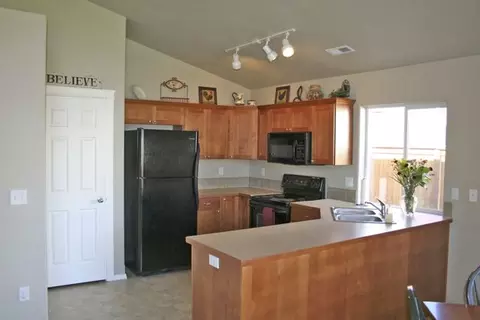1507 E Beacon Ln, Spokane, WA 99217 photo 2