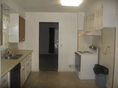 2311 E Hoffman, Spokane, WA 99207 photo 3
