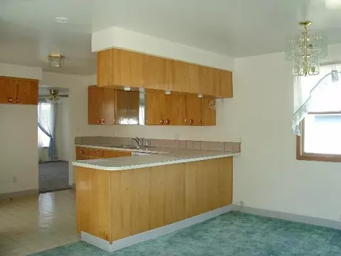 2008 E Longfellow, Spokane, WA 99207 photo 3
