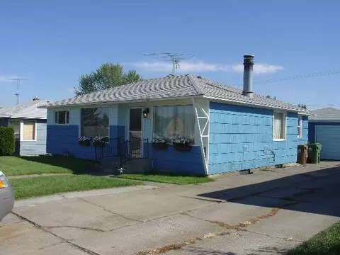 2008 E Longfellow, Spokane, WA 99207 photo 1