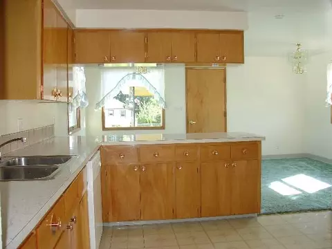 2008 E Longfellow, Spokane, WA 99207 photo 4