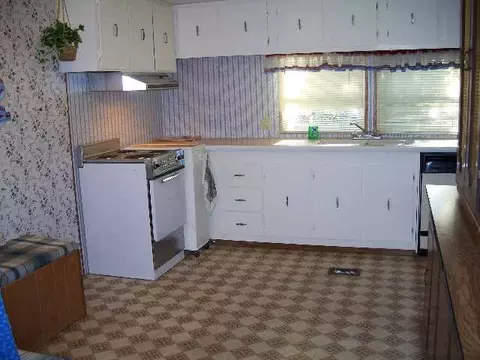 3318 E 3rd Ct, Mead, WA 99021 photo 2