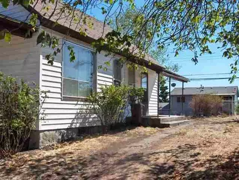 2304 E Hoffman Ave, Spokane, WA 99207 photo 8