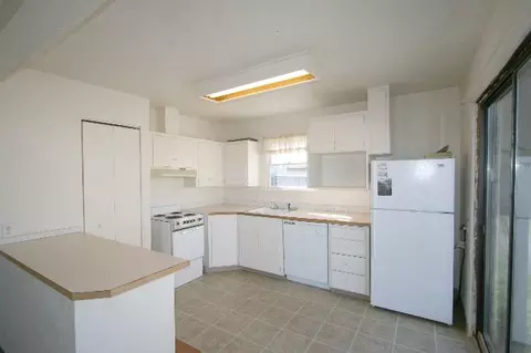 128 E Sanson, Spokane, WA 99207 photo 2