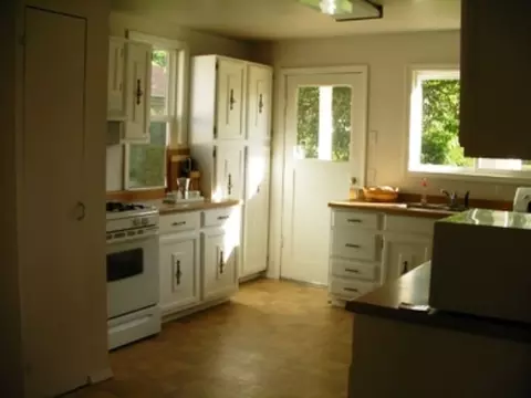 1006 E Augusta, Spokane, WA 99202 photo 2
