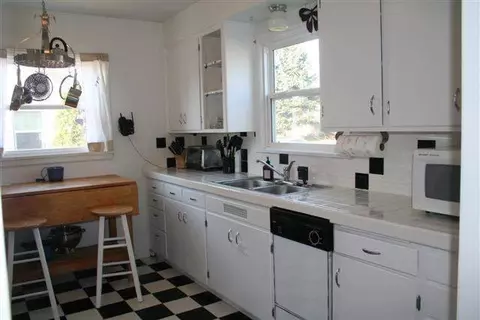 1102 E 39th, Spokane, WA 99203 photo 4