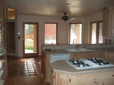 1508 E Legacy Ln, Spokane, WA 99208 photo 5