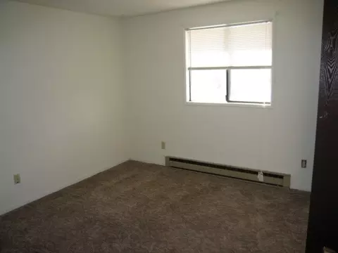 409 E Crown Ave, Spokane, WA 99207 photo 9