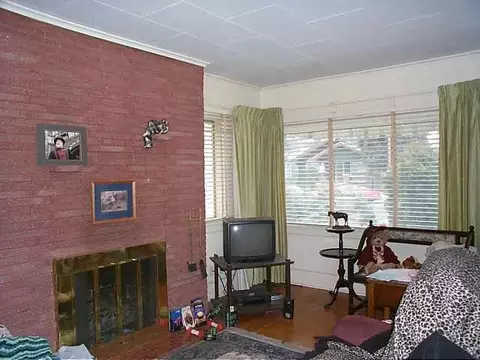 933 E Illinois Ave, Spokane, WA 99207 photo 4