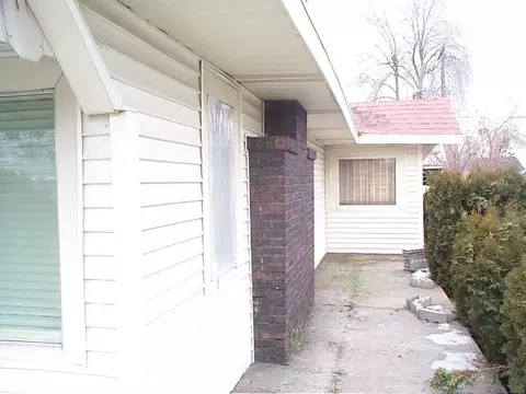 933 E Illinois Ave, Spokane, WA 99207 photo 3
