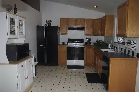 515 E Pine Needle Ave, Colbert, WA 99005 photo 3