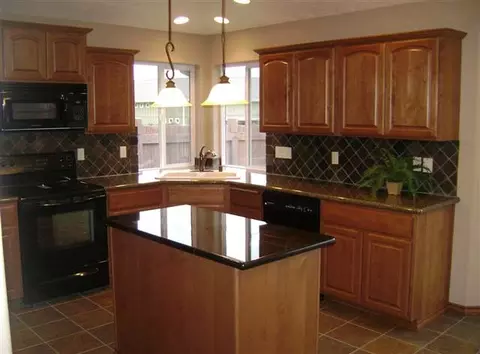 206 E Alexa Ct, Spokane, WA 99218 photo 4