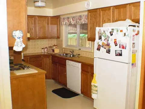 1913 E Hoffman, Spokane, WA 99207 photo 4