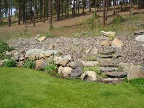 709 E Huron Dr, Spokane, WA 99208 photo 9