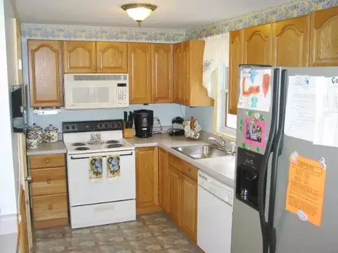 10504 E 8th, Spokane Valley, WA 99206 photo 2
