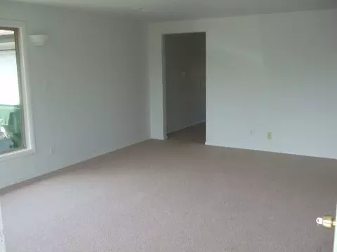 2417 E Hoffman Ave, Spokane, WA 99207 photo 2