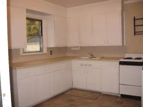 611 E Sanson Ave, Spokane, WA 99207 photo 4