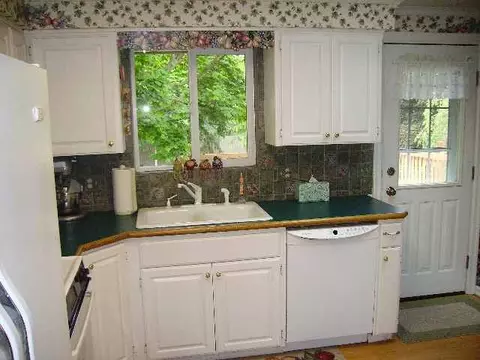 13217 E 9th Ave, Spokane Valley, WA 99216 photo 3