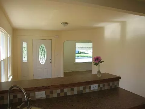 621 E Hoffman Ave, Spokane, WA 99207 photo 3