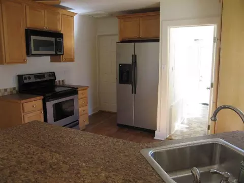 621 E Hoffman Ave, Spokane, WA 99207 photo 8