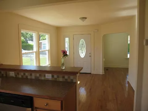 621 E Hoffman Ave, Spokane, WA 99207 photo 2