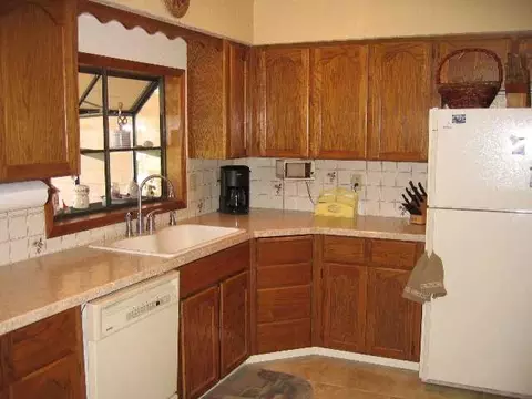 1015 E Glencrest Dr, Spokane, WA 99208 photo 3