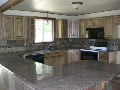 12421 E Moffat Rd, Spokane, WA 99217 photo 2