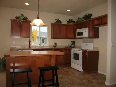 10211 E 6th Ave, Spokane Valley, WA 99206 photo 4