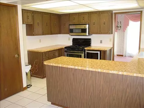 1205 E Greenleaf Dr, Spokane, WA 99208 photo 3
