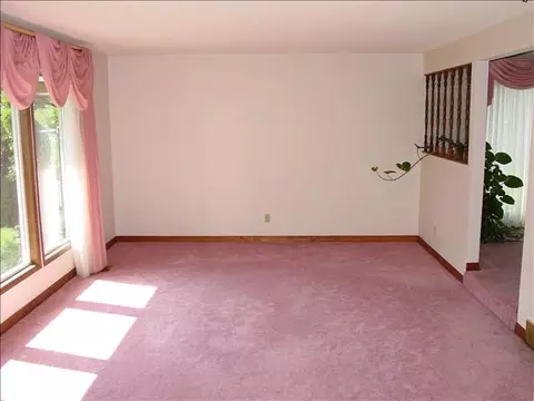 1205 E Greenleaf Dr, Spokane, WA 99208 photo 2