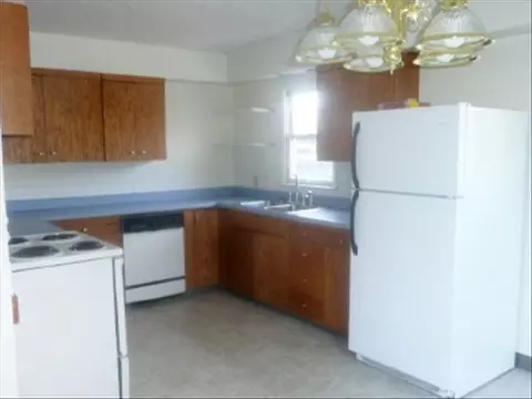 517 E Longfellow Ave, Spokane, WA 99207 photo 2