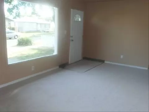 517 E Longfellow Ave, Spokane, WA 99207 photo 4