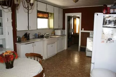 404 E Olympic Ave, Spokane, WA 99207 photo 5