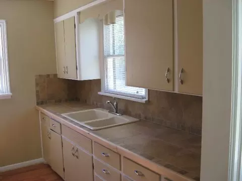953 E 11th Ave, Spokane, WA 99202 photo 2
