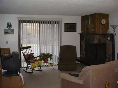 2121 E Upriver Dr #1, Spokane, WA 99207 photo 2