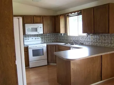 11611 E 36th Ave, Spokane Valley, WA 99206 photo 2