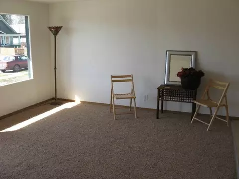 817 E Hoffman Ave, Spokane, WA 99207 photo 2