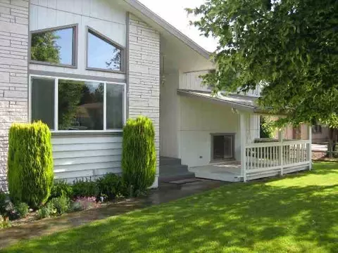 925 E Pinecone Ct, Spokane, WA 99208 photo 2