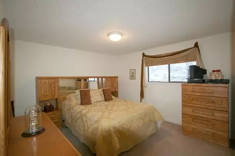 925 E Pinecone Ct, Spokane, WA 99208 photo 8