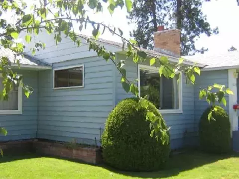 1028 E 37th Ave, Spokane, WA 99203 photo 2