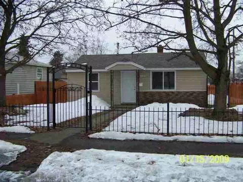 504 E Longfellow Ave, Spokane, WA 99207 photo 1