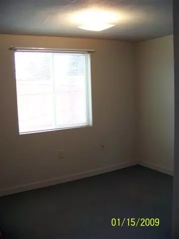 504 E Longfellow Ave, Spokane, WA 99207 photo 8