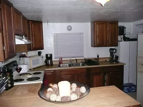 2111 E Longfellow Ave, Spokane, WA 99207 photo 4