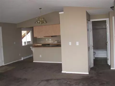 210 E Weile UNIT 4, Spokane, WA 99208 photo 5